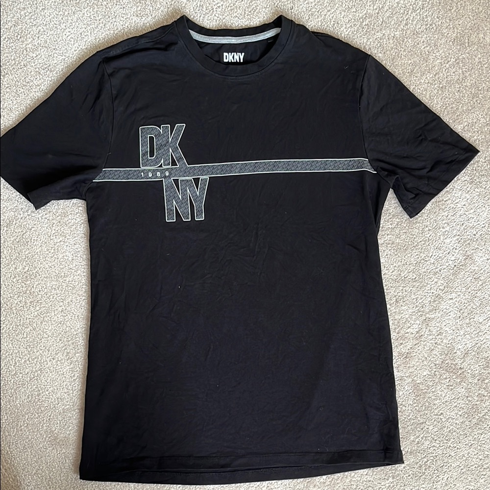 DKNY men tshirt